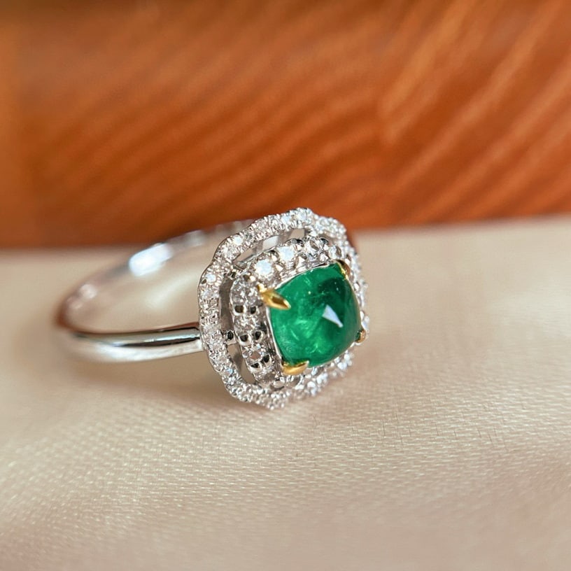 14k Gold 0.65 Ct Vivid Green Natural Emerald & Diamond Ring (1 of 6)