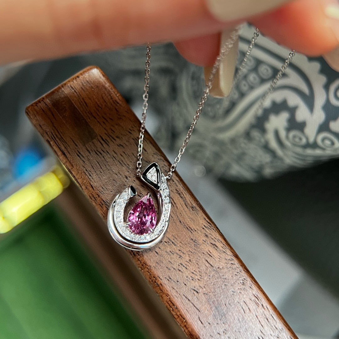 14k Gold 1.17 Ctw Natural Sapphire & Diamond Necklace: Ref:230948421 // gold content:14k gold // main gemstone:sapphire // shape:pear // carat weight:1. 07ct // color:purplish pink // treatment:natural // // adjacent gemstone 2 : diamond // shape:round