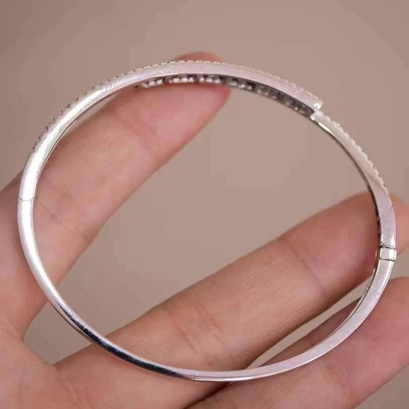 14k Gold 2.25 Ctw Natural Sapphire & Diamond Bangle - 4