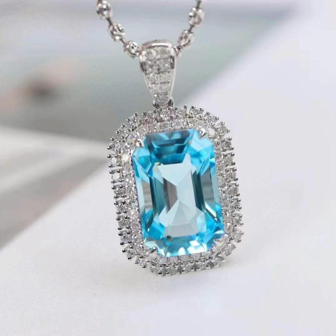14k Gold 4.86 Ctw Natural Aquamarine & Diamond Pendant( Without Chain ): Ref:230949006 // gold content:14k gold // main gemstone:aquamarine // shape:octagonal // carat weight:4. 49ct // color:blue // treatment:natural // // adjacent gemstone 2 : diamond // shape:round // c