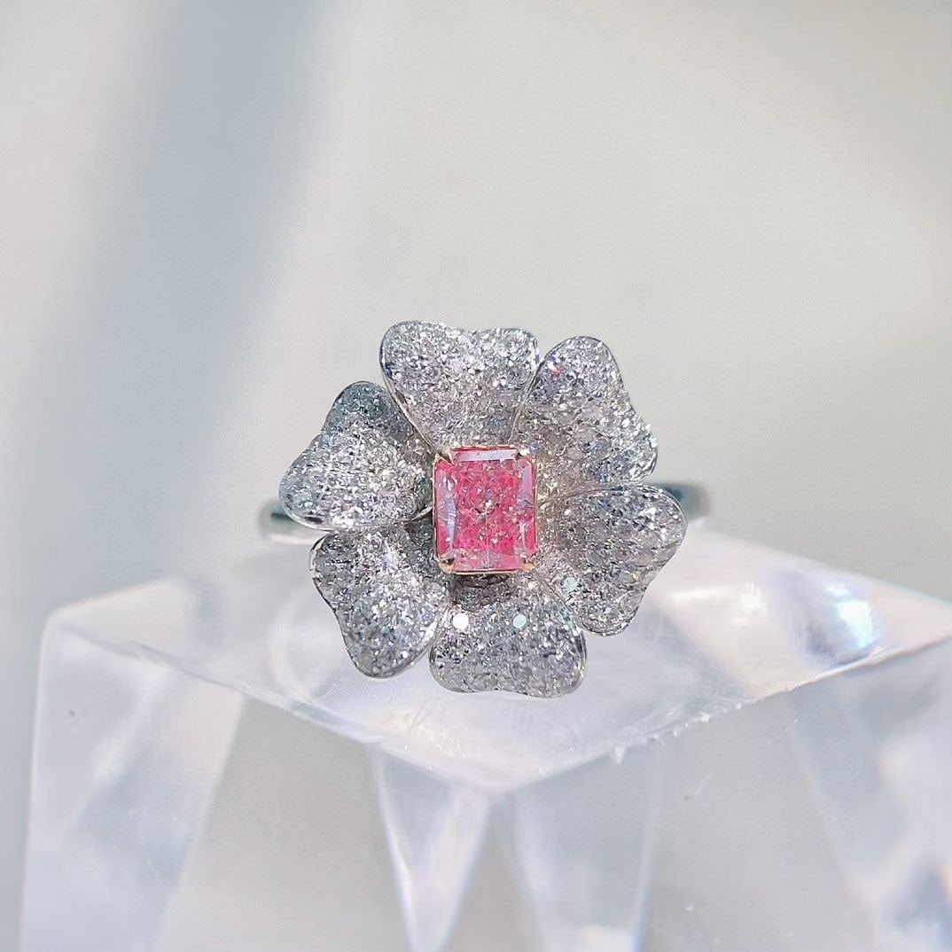 14k Gold 1.12 Ctw Natural Pink Diamond & Diamond & Flowers Ring: Ref:230949007 // gold content:14k gold // ring size:7. 25us // // main gemstone:pink diamond // shape:radiant // carat weight:0. 46ct // color:pink // treatment:natural // // adjacent gemstone 2 : dia