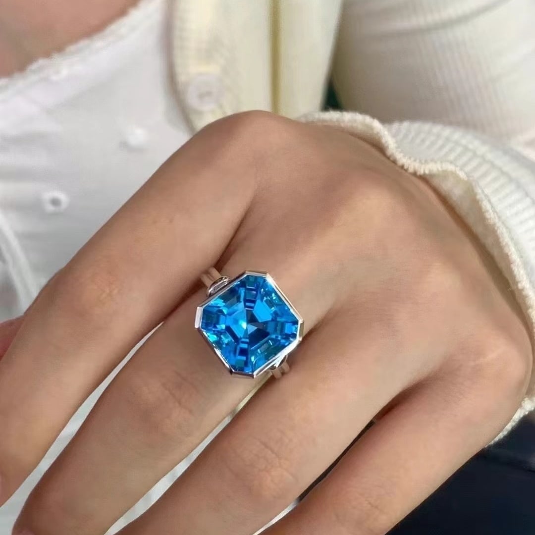 14k Gold 11.2 Ct Natural Topaz Ring - 4