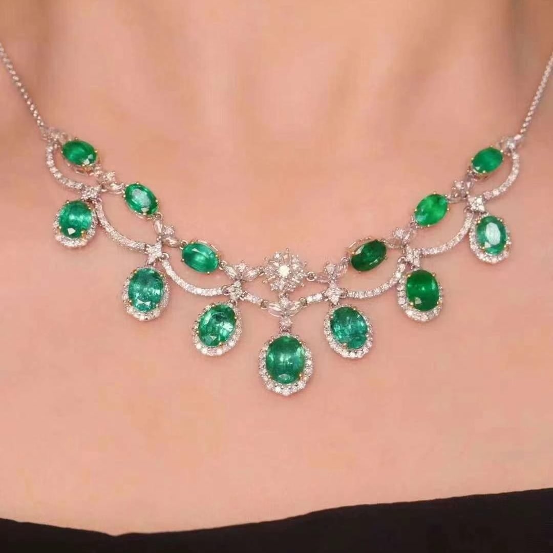 14k Gold 12.35 Ct Natural Emerald & Diamond & Sapphire Necklace - 2