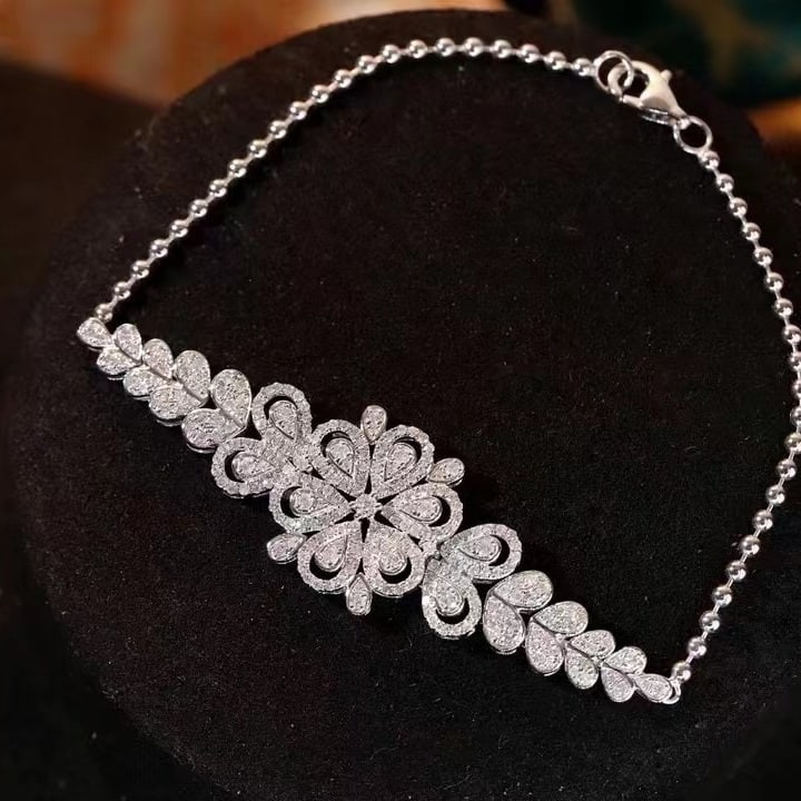 14k Gold 1 Ct Natural H Diamond Bracelet: Ref:230949039 // gold content:14k gold // main gemstone:diamond // shape:round // carat weight:1ct // clarity grade:vs-si // color:h // treatment:natural // cut grade:g // Condition: New Low Estimate