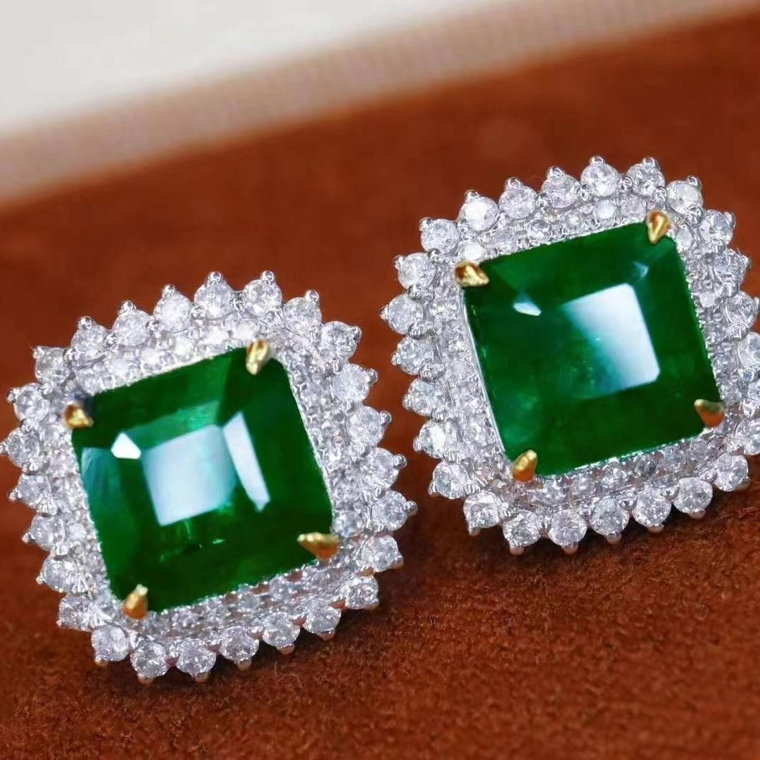 14k Gold 3.30 Ctw Vivid Green Natural Emerald & Diamond Earrings: Ref:230949054 // gold content:14k gold // main gemstone:emerald // shape:octagonal // carat weight:2. 72ct // color:vivid green // treatment:natural // // adjacent gemstone 2 : diamond // shape:round