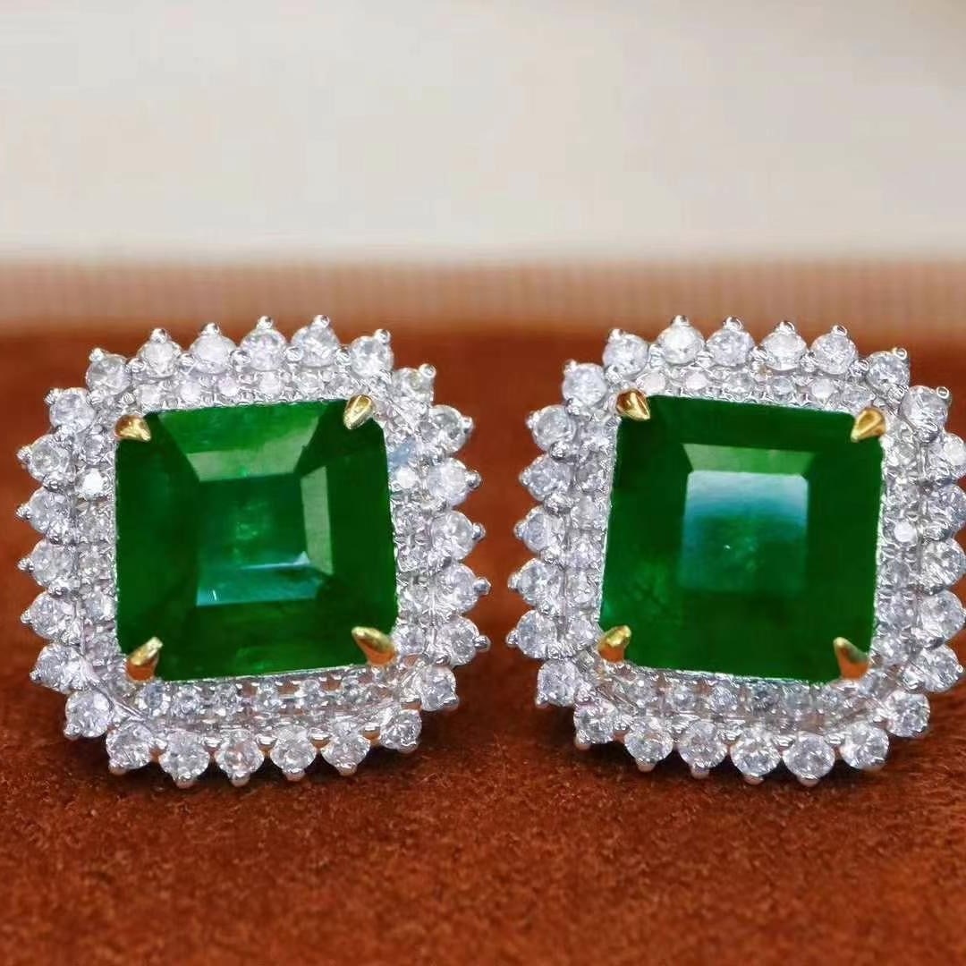 14k Gold 3.30 Ctw Vivid Green Natural Emerald & Diamond Earrings - 5
