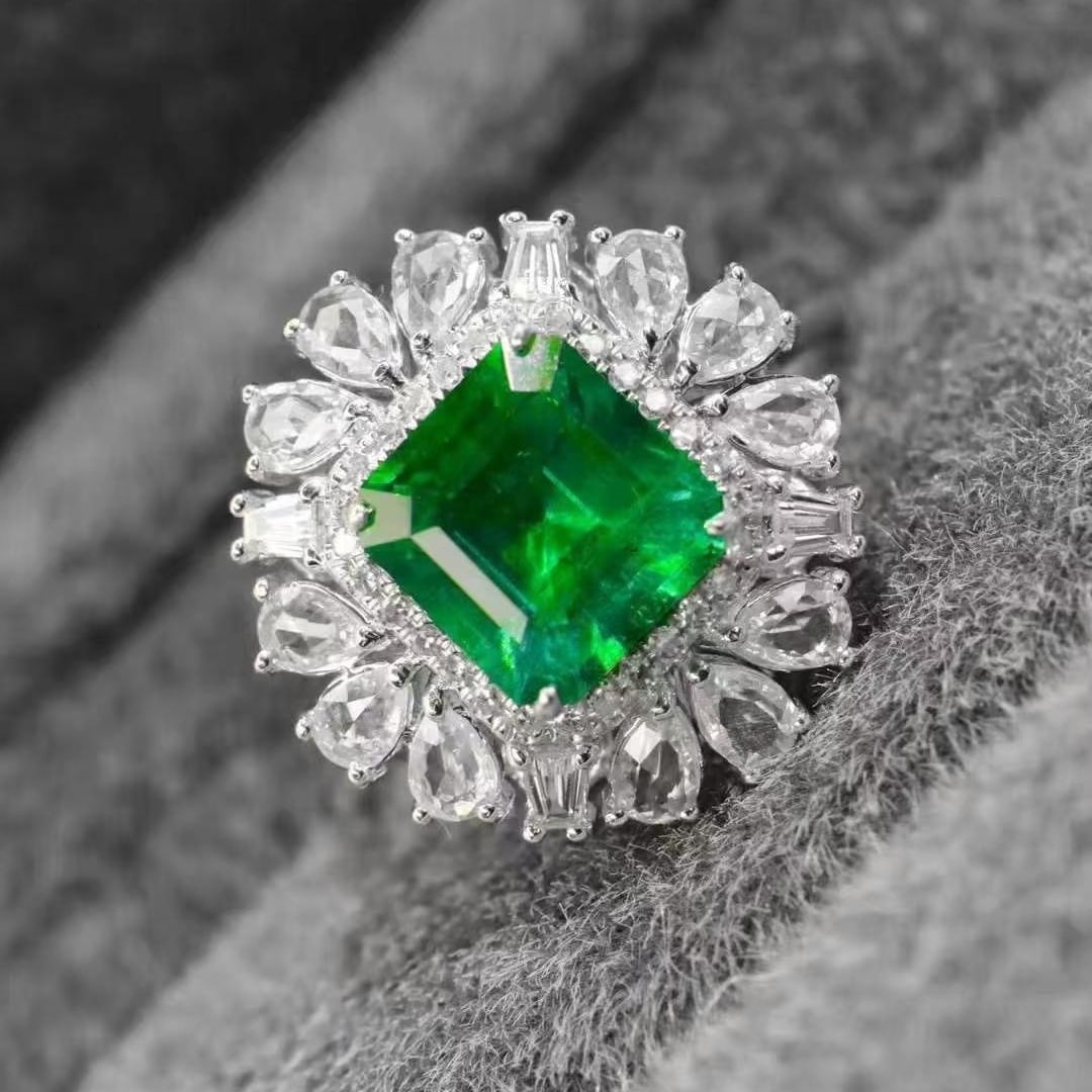 14k Gold 2.38 Ctw Vivid Green Natural Emerald & Sapphire Ring - 2