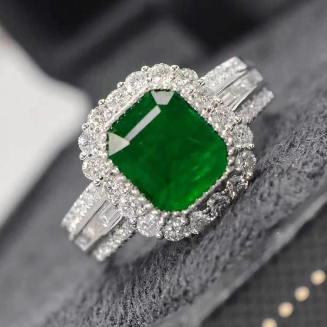14k Gold 2.45 Ctw Vivid Green Natural Emerald & Diamond Ring - 3