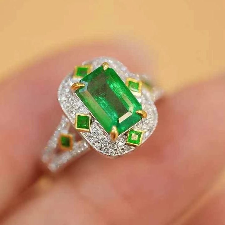 14k Gold 2.05 Ct Natural Emerald & Diamond Ring - 3