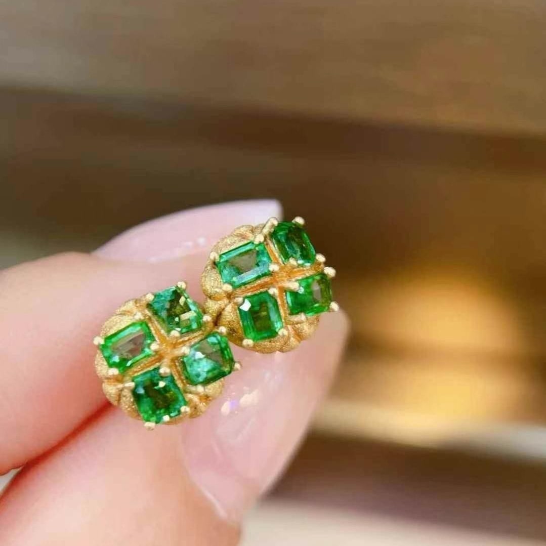 14k Gold 1.1 Ct Natural Emerald Earrings - 2