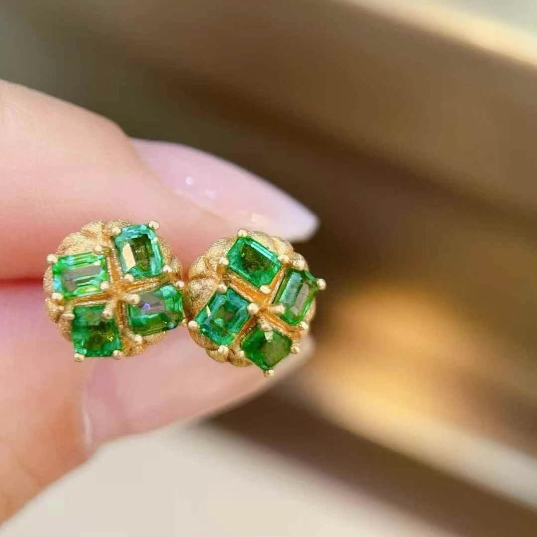 14k Gold 1.1 Ct Natural Emerald Earrings - 4