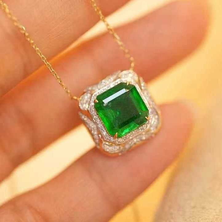 14k Gold 2.92 Ct Natural Emerald & Diamond Necklace - 2