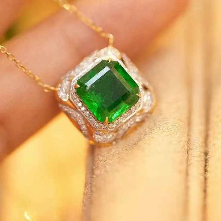 14k Gold 2.92 Ct Natural Emerald & Diamond Necklace - 3