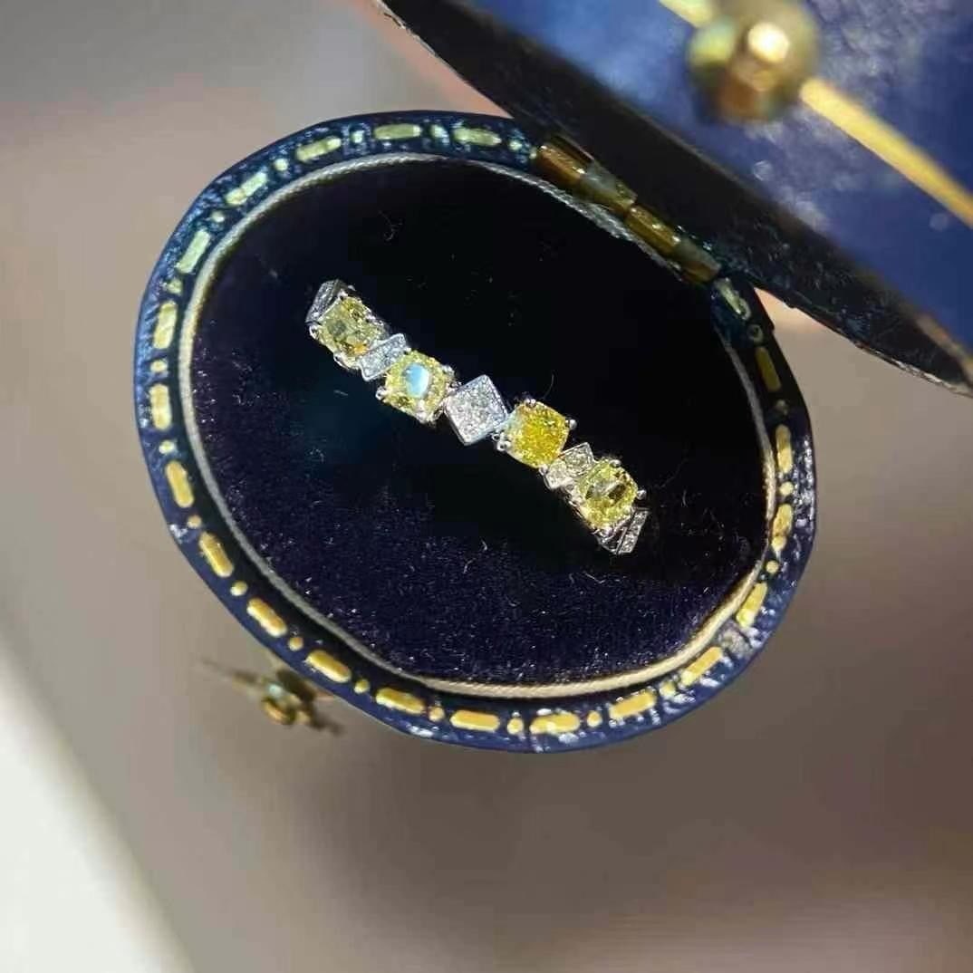 14k Gold 0.5 Ct Natural Color Diamond Ring - 2