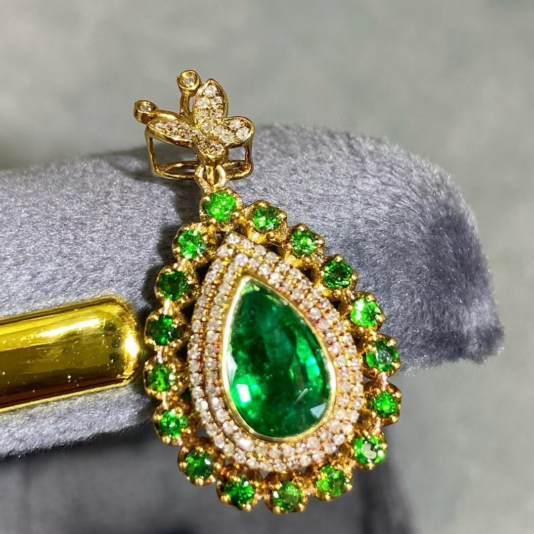 14k Gold 2.3 Ct Vivid Green Natural Emerald & Diamond Pendant( Without Chain ) - 2