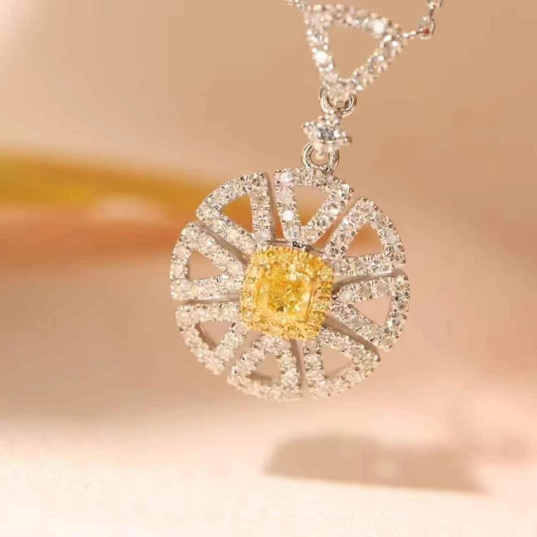 14k Gold 0.74 Ct Natural Color Diamond Necklace - 7