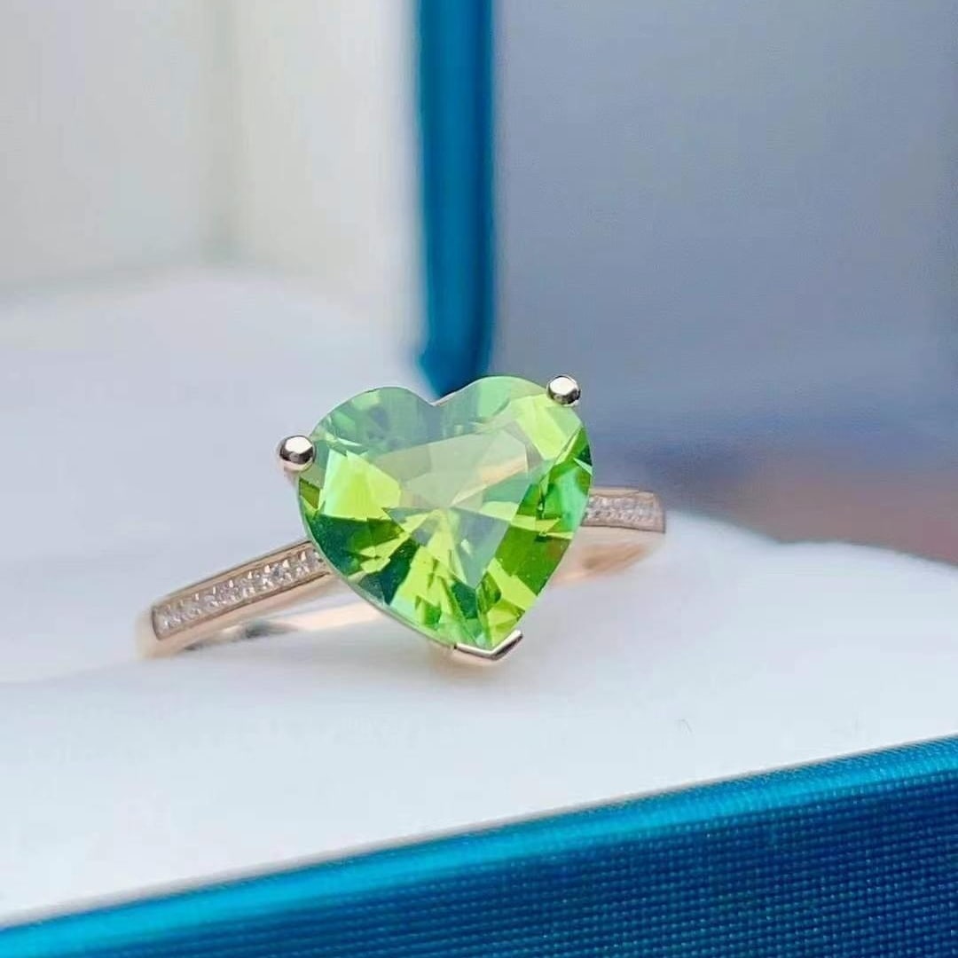 14k Gold 2.48 Ct Natural Tourmaline & Diamond Ring: Ref:230949088 // gold content:14k gold // ring size:7. 25us // // main gemstone:tourmaline // shape:heart // carat weight:2. 48ct // color:green // treatment:natural // // adjacent gemstone 2 :
