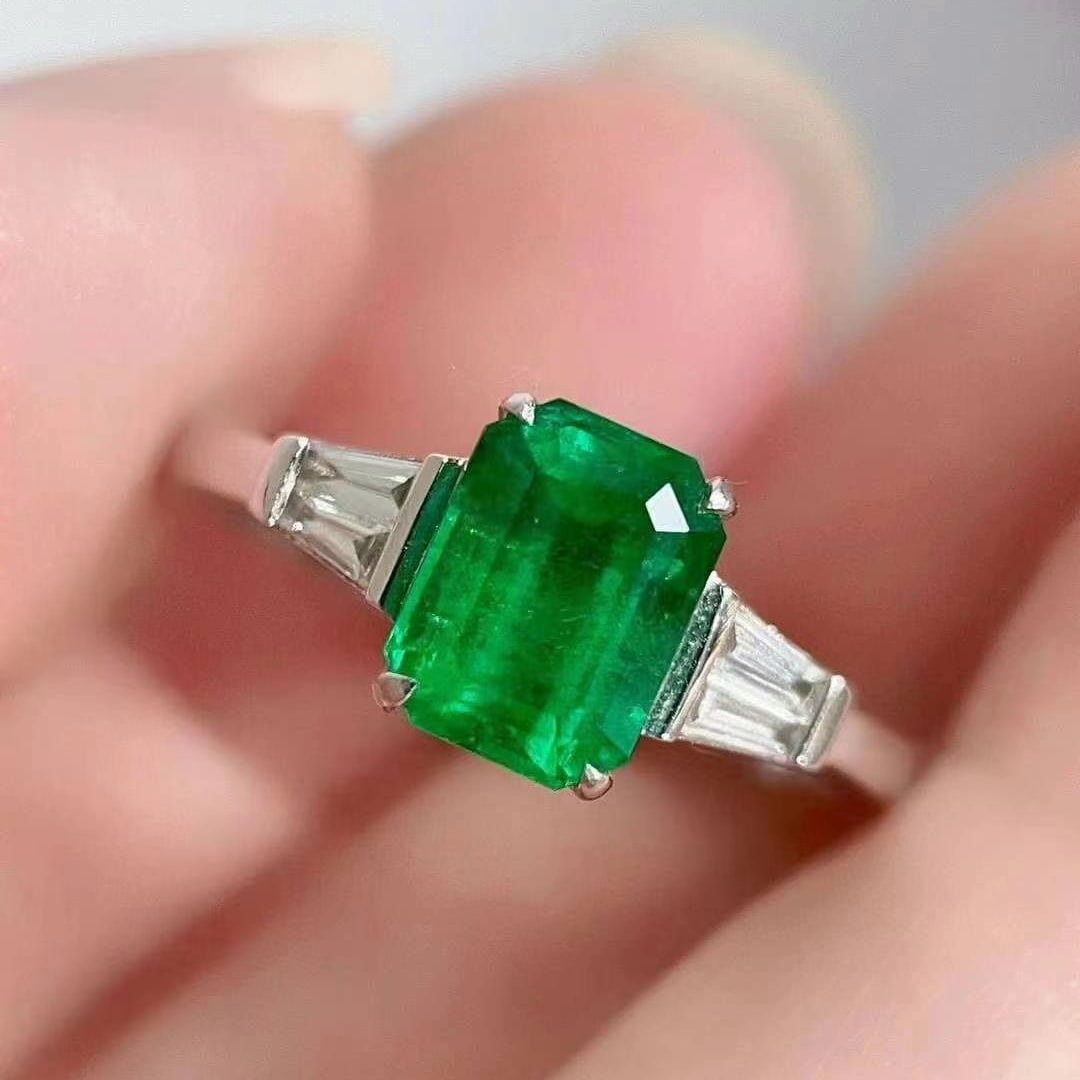 14k Gold 1.80 Ctw Vivid Green Natural Emerald & Diamond Ring (1 of 6)