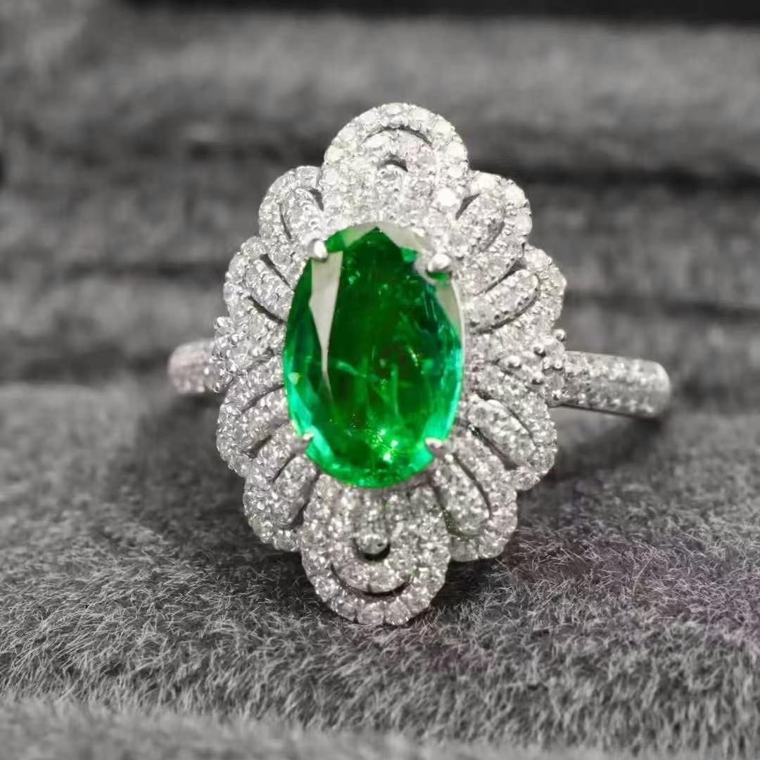 14k Gold 1.85 Ctw Vivid Green Natural Emerald & Diamond Ring - 4