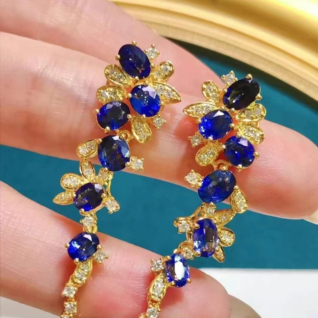 14k Gold 6.52 Ctw Natural Sapphire & Diamond Earrings: Ref:230949142 // gold content:14k gold // main gemstone:sapphire // shape:oval // carat weight:5. 8ct // color:blue // treatment:natural // // adjacent gemstone 2 : diamond // shape:round // carat wei