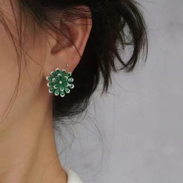 14k Gold 5.82 Ctw Natural Emerald & Diamond Earrings - 3