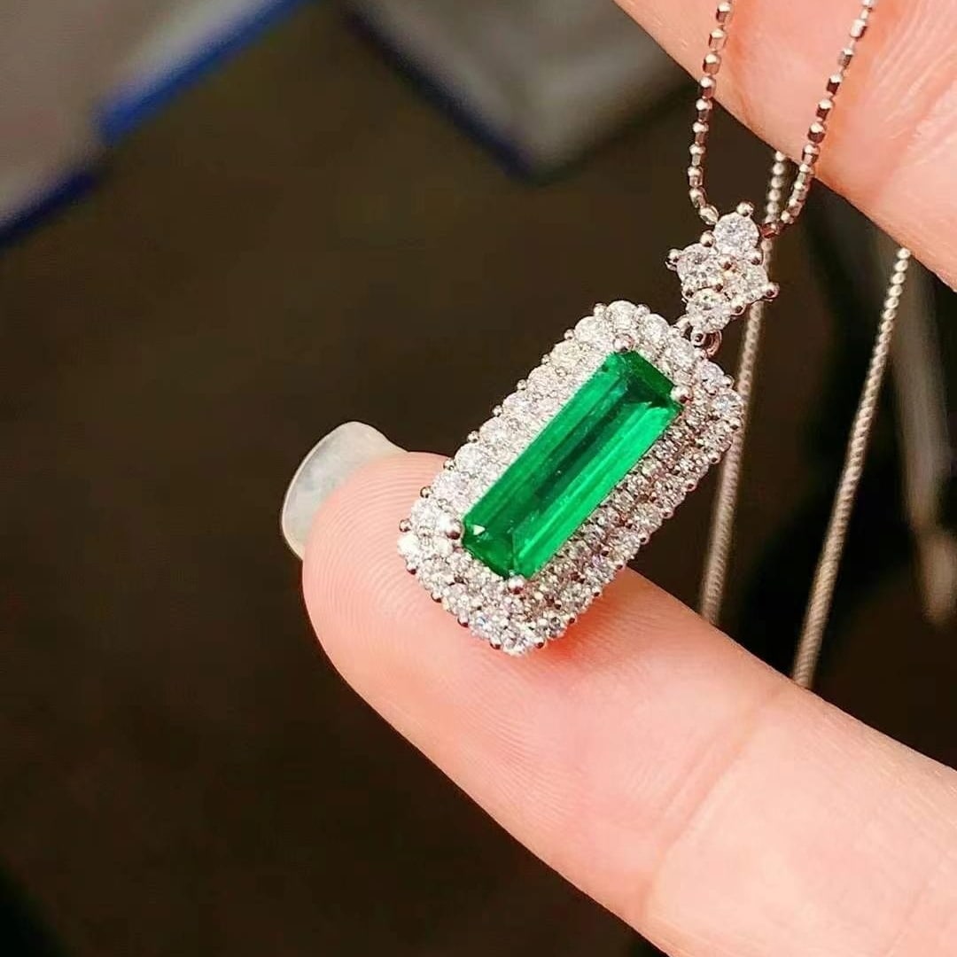 14k Gold 1.68 Ctw Vivid Green Natural Emerald & Diamond Pendant( Without Chain ) - 4