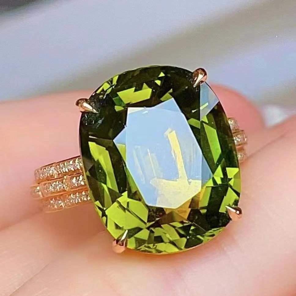 14k Gold 12.30 Ct Natural Tourmaline & Diamond Ring: Ref:230949152 // gold content:14k gold // ring size:7. 25us // // main gemstone:tourmaline // shape:cushion // carat weight:12. 30ct // color:green // treatment:natural // // adjacent gemstone 2 : dia