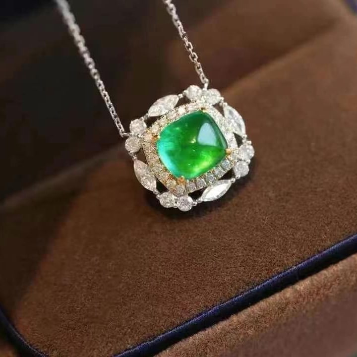 14k Gold 2.26 Ctw Natural Emerald & Diamond Necklace: Ref:230949158 // gold content:14k gold // main gemstone:emerald // shape:suger-loaf // carat weight:1. 68ct // color:green // treatment:natural // // adjacent gemstone 2 : diamond // shape:multiply