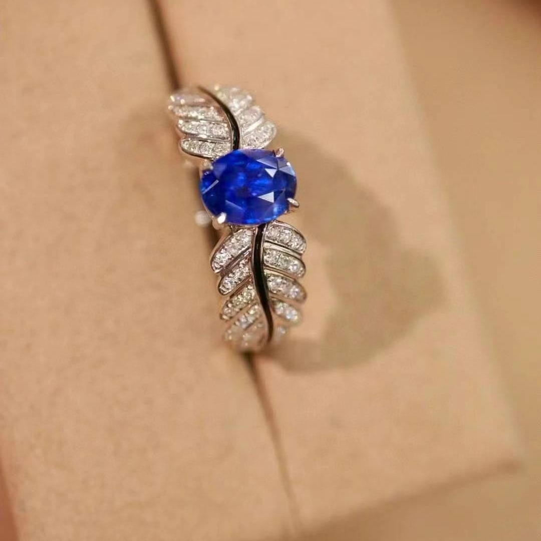 14k Gold 1.17 Ctw Vivid Blue Natural Sapphire & Diamond Ring - 4