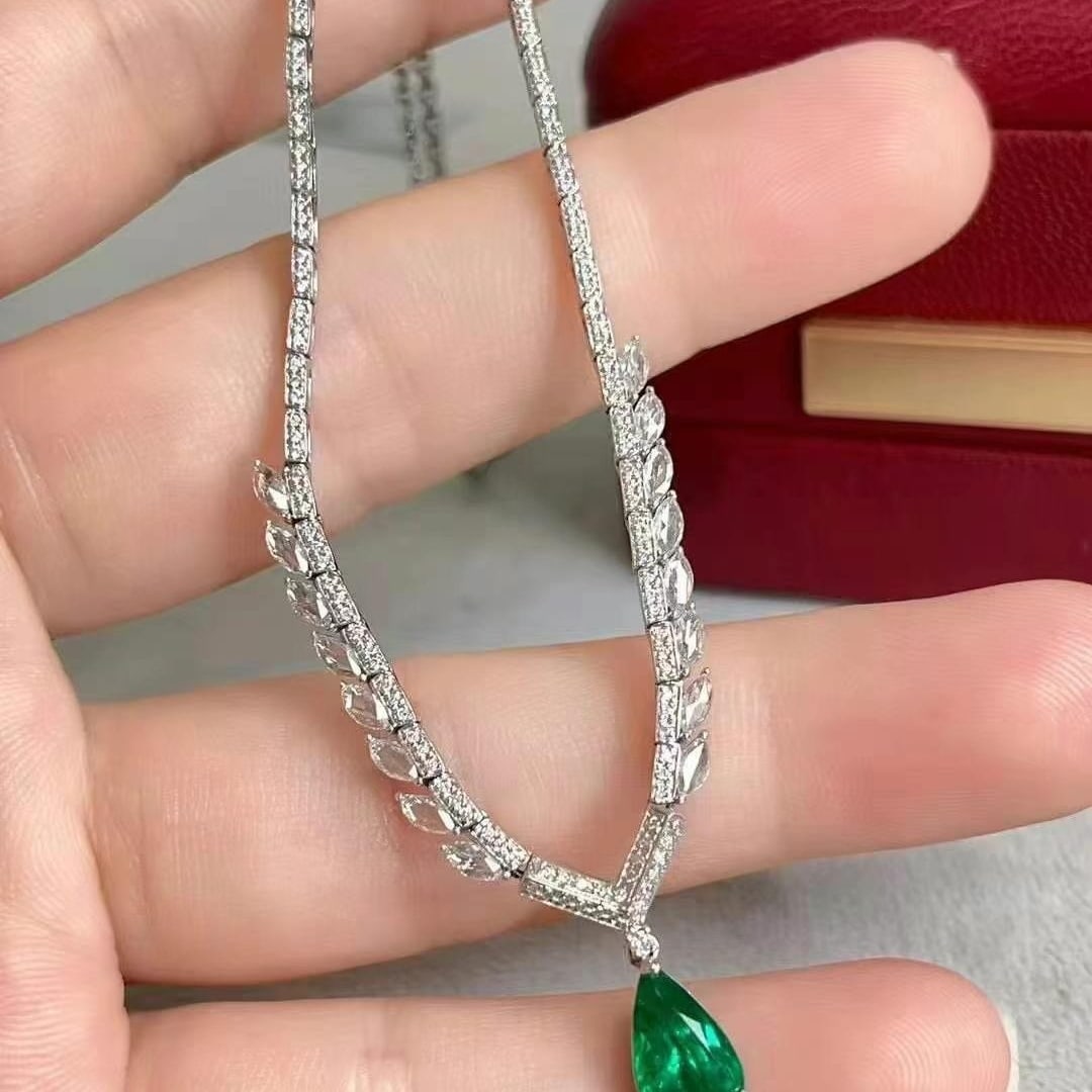 14k Gold 2.28 Ctw Vivid Green Natural Emerald & Diamond Necklace - 3