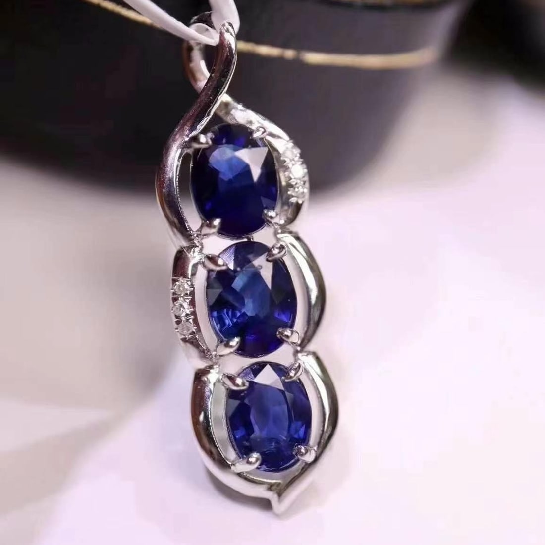 14k Gold 1.5 Ct Natural Sapphire & Diamond Pendant( Without Chain ) (1 of 4)