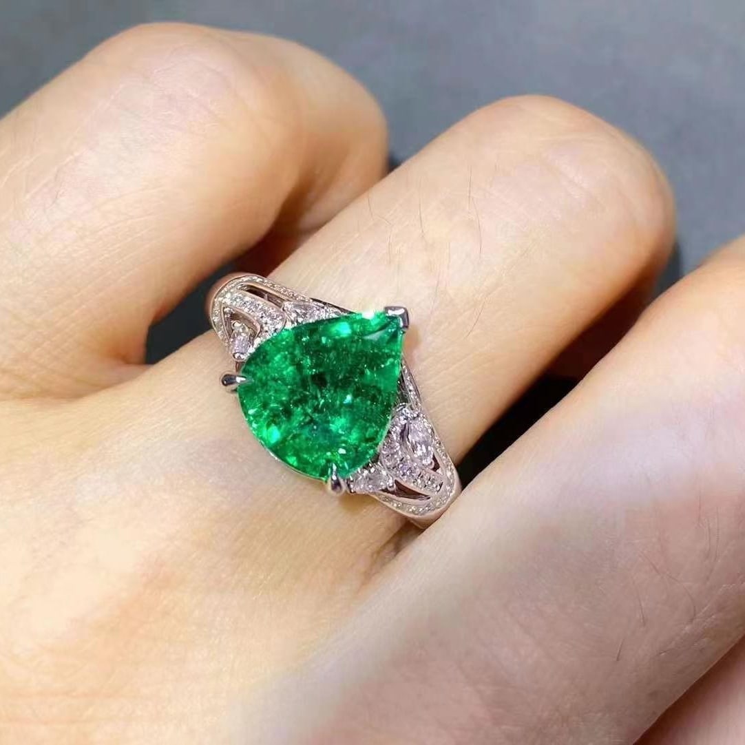 14k Gold 3.32 Ctw Vivid Green Natural Emerald & Diamond Ring - 4