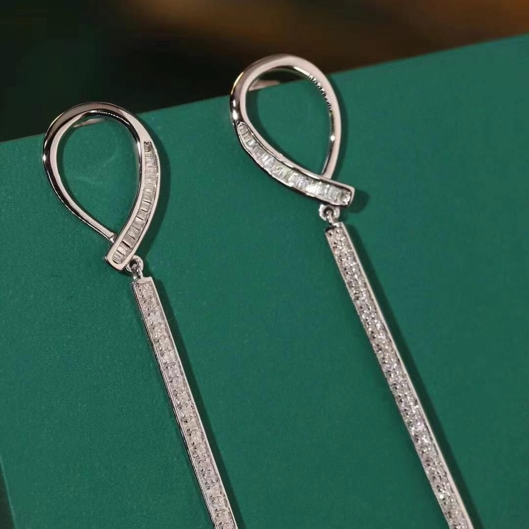 14k Gold 0.4 Ct Natural H Diamond Earrings: Ref:230949225 // gold content:14k gold // main gemstone:diamond // shape:multiply // carat weight:0. 4ct // clarity grade:vs-si // color:h // treatment:natural // Condition: NewLow Estimate: