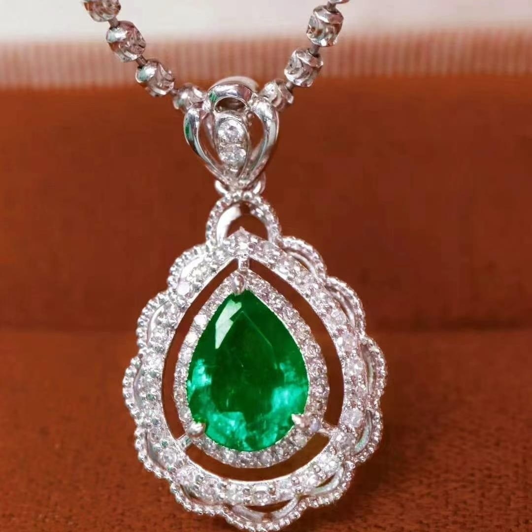 14k Gold 1.16 Ctw Vivid Green Natural Emerald & Diamond Pendant( Without Chain ) - 2