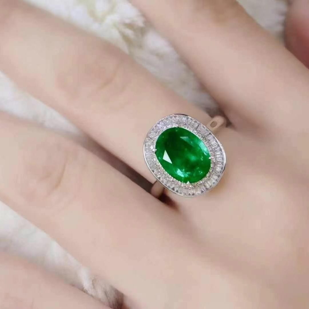 14k Gold 3.10 Ctw Vivid Green Natural Emerald & Diamond Ring - 3