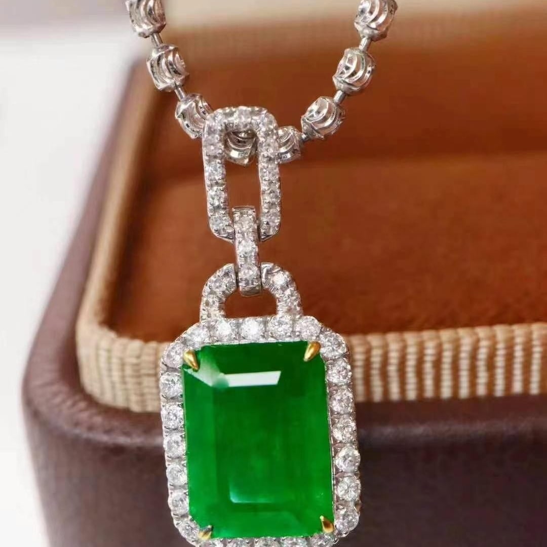 14k Gold 1.95 Ctw Vivid Green Natural Emerald & Diamond Pendant( Without Chain ) - 3