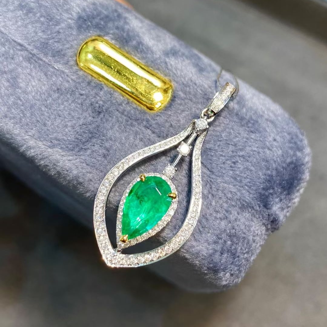 14k Gold 1.08 Ct Vivid Green Natural Emerald & Diamond Pendant( Without Chain ) - 2