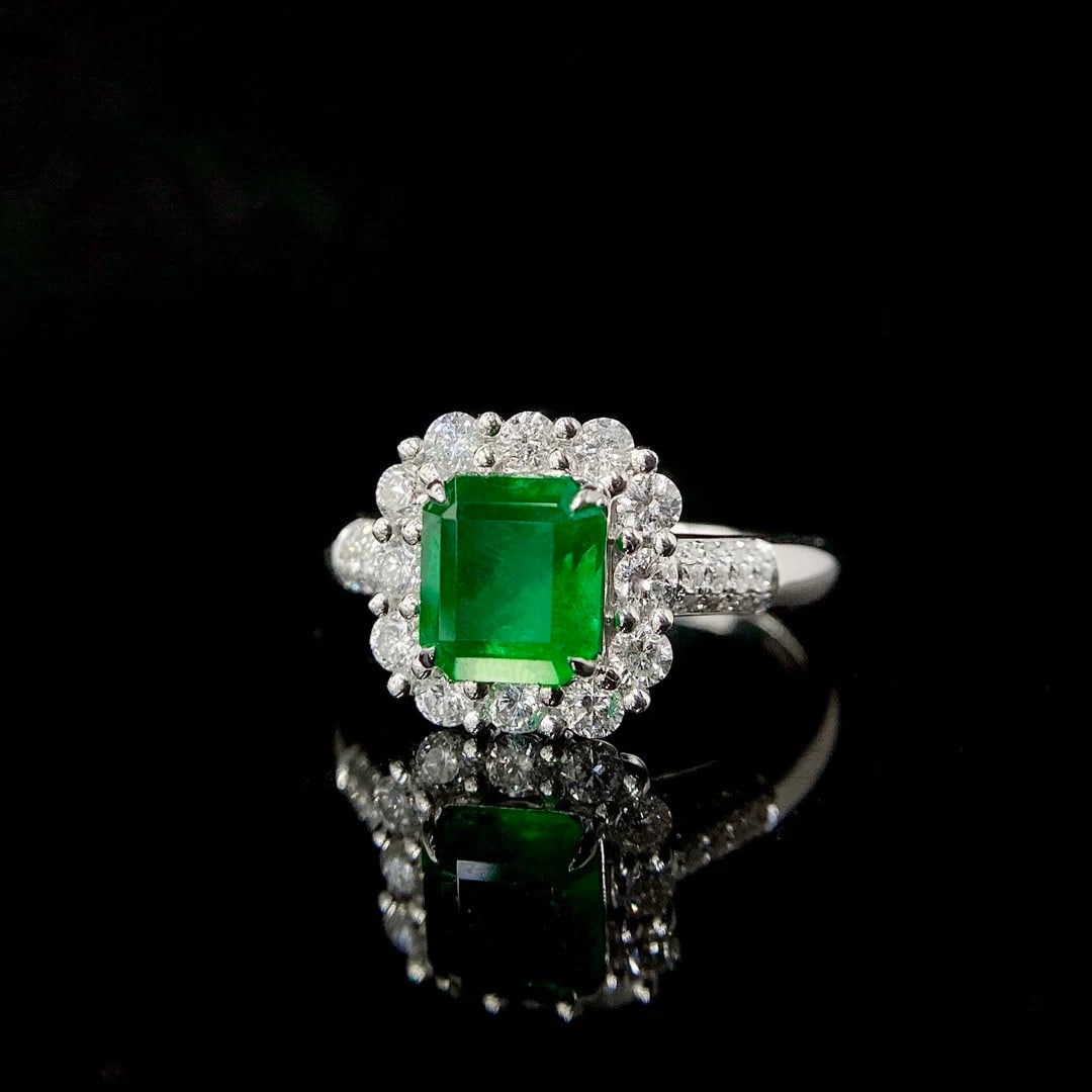 14k Gold 2.10 Ctw Vivid Green Natural Emerald & Diamond Ring - 3
