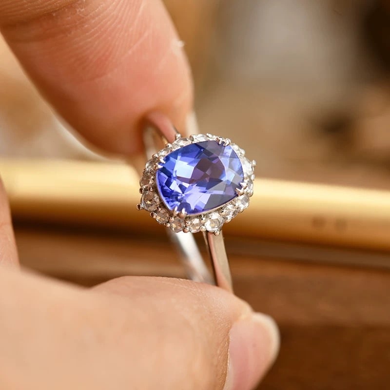 14k Gold 1.29 Ct Natural Tanzanite & Diamond Ring - 4