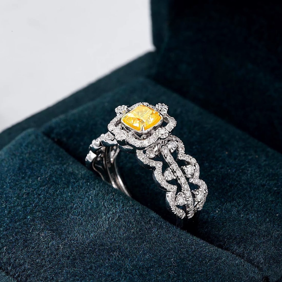 14k Gold 1.35 Ctw Natural Yellow Diamond & Diamond Ring - 4