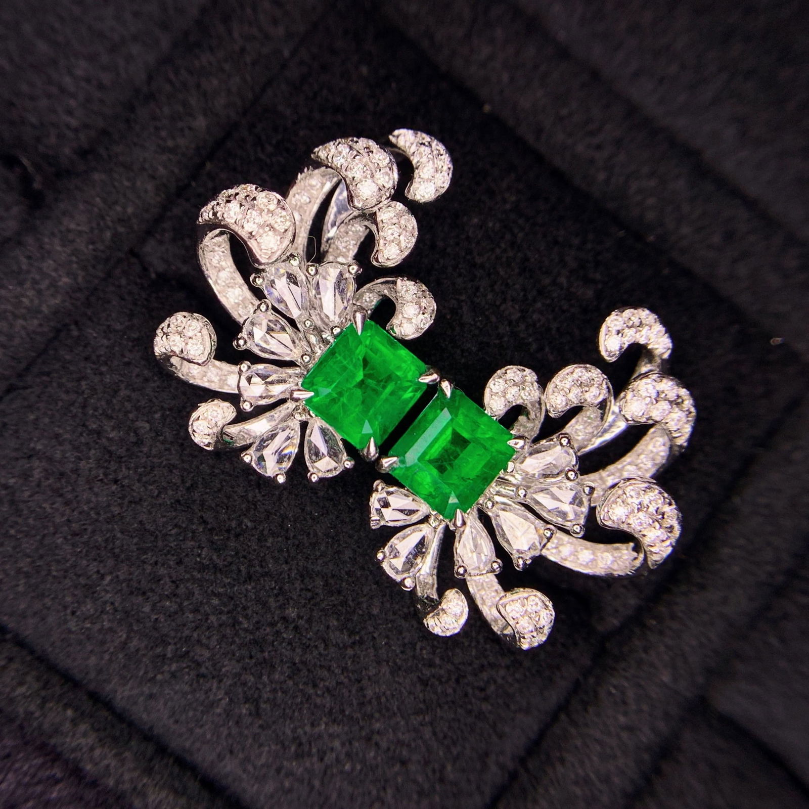 14k Gold 1.2 Ct Vivid Green Natural Emerald & Diamond Earrings - 2