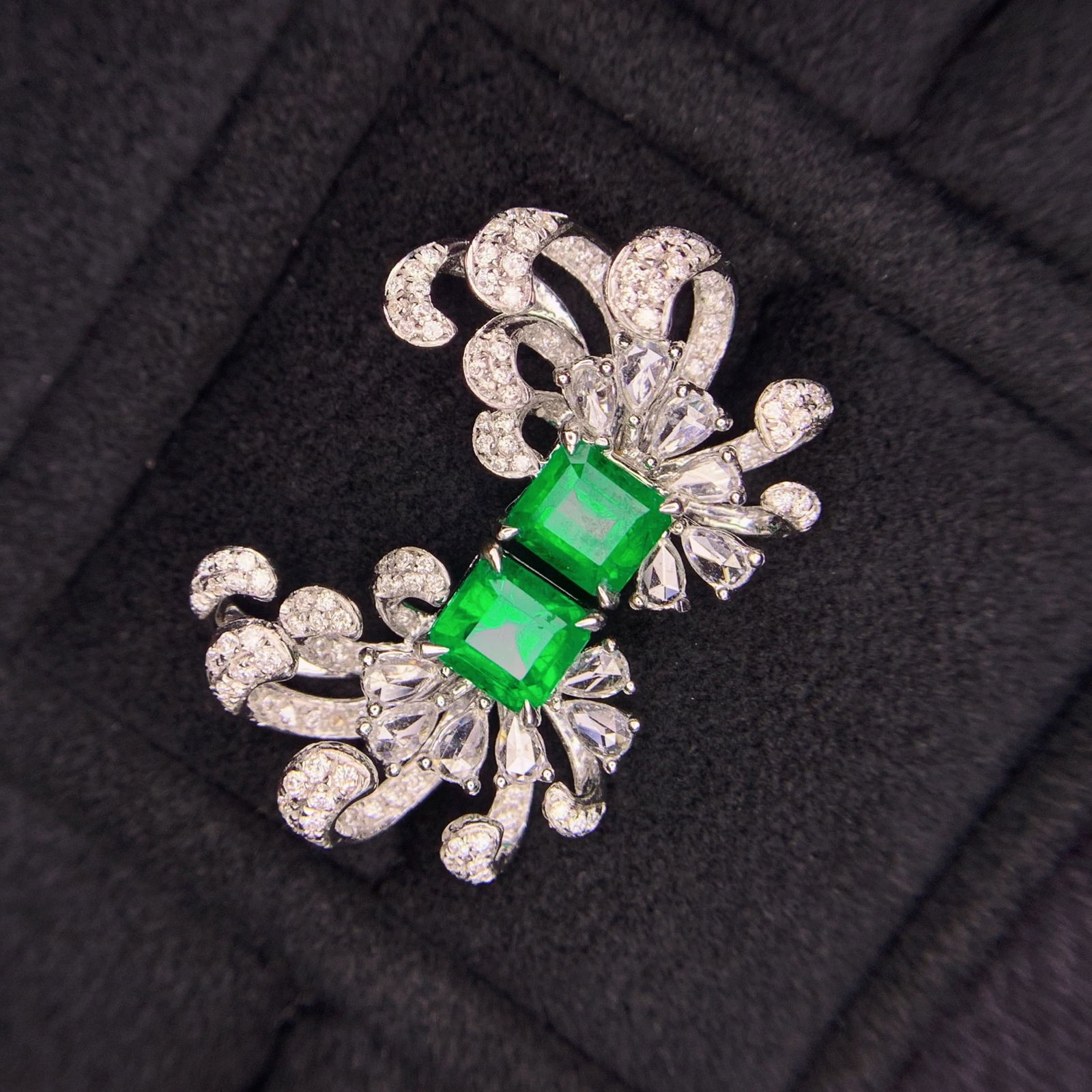 14k Gold 1.2 Ct Vivid Green Natural Emerald & Diamond Earrings - 3