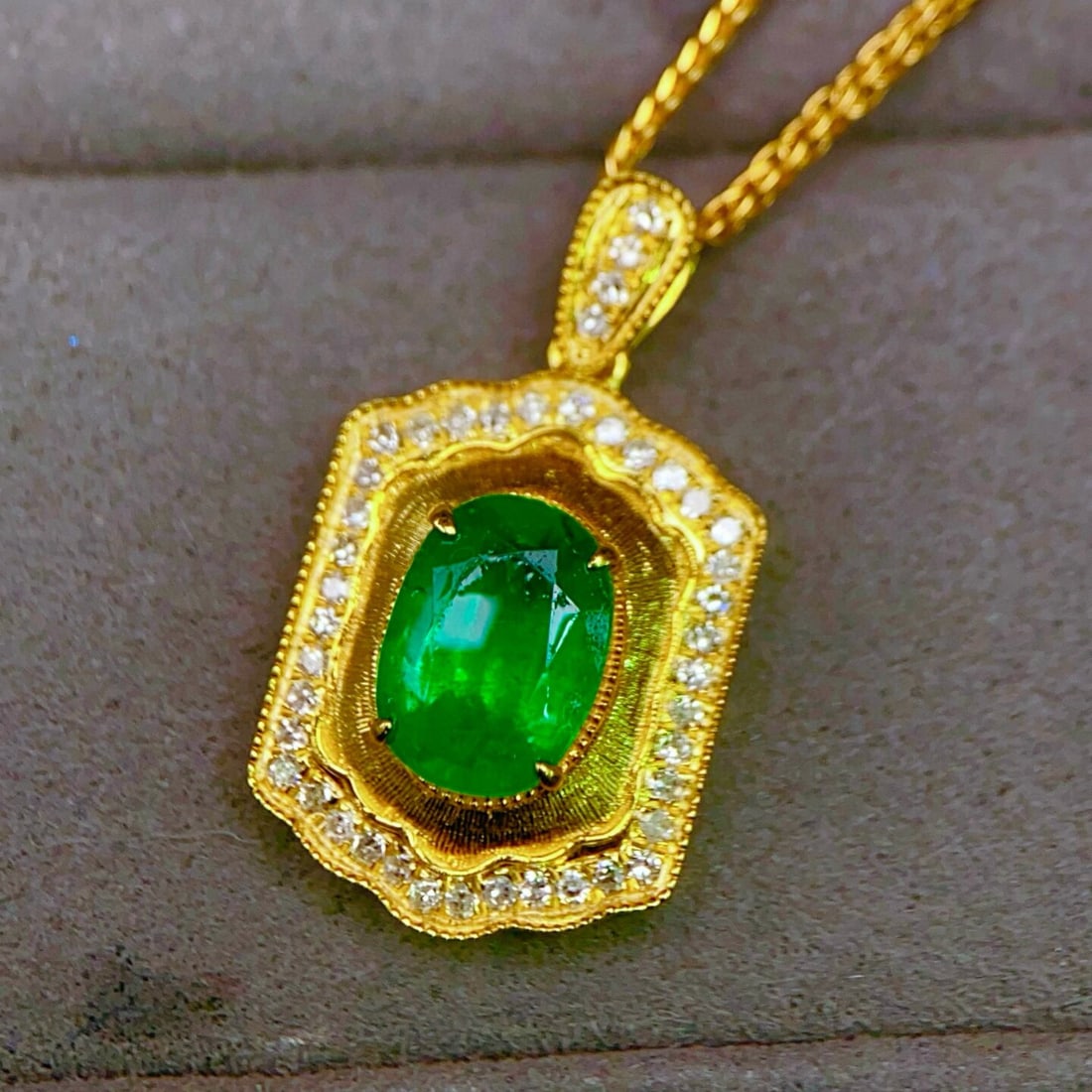 14k Gold 1.76 Ctw Vivid Green Natural Emerald & Diamond Pendant( Without Chain ) - 3