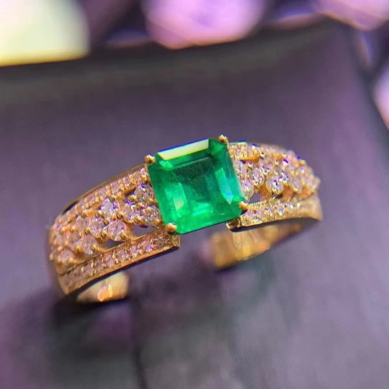 14k Gold 0.75 Ct Vivid Green Natural Emerald & Diamond Ring - 5