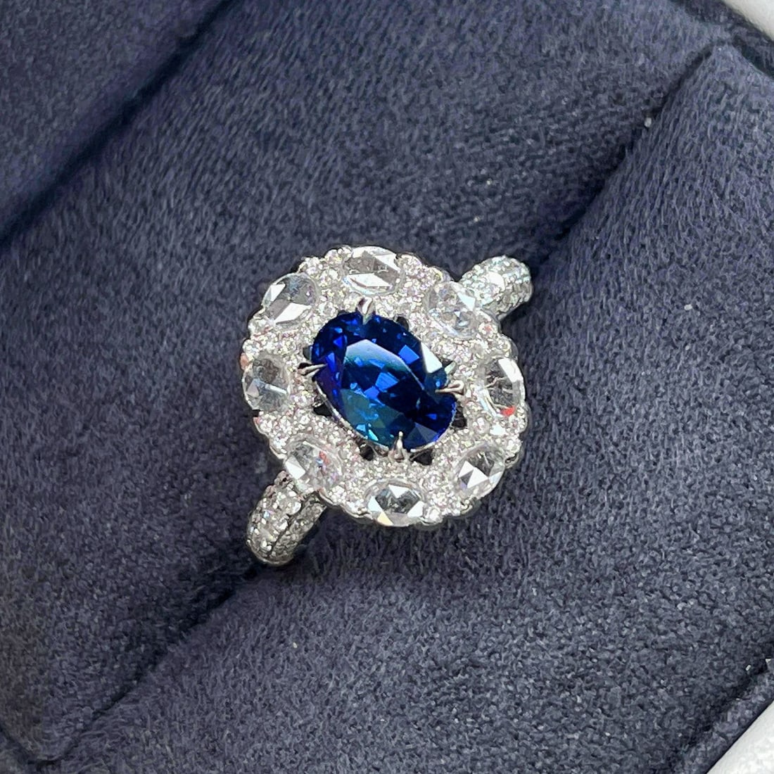 14k Gold 2.66 Ctw Natural Sapphire & Diamond Ring: Ref:230950037 // gold content:14k gold // ring size:7. 25us // // main gemstone:sapphire // shape:oval // carat weight:1. 85ct // color:royal blue // treatment:natural // // adjacent gemstone 2 : diam