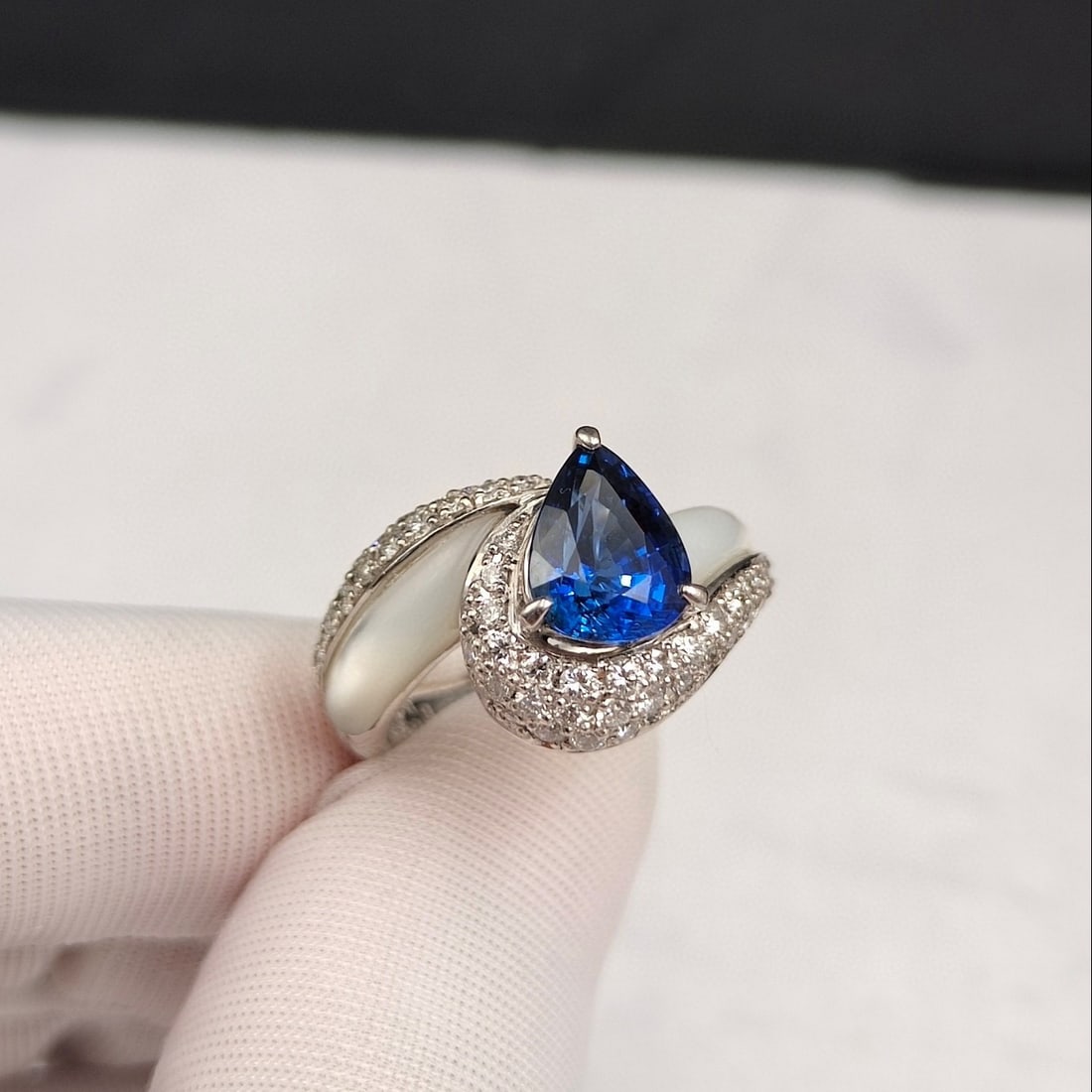 14k Gold 2.97 Ctw Vivid Blue Natural Sapphire & Diamond Ring - 5
