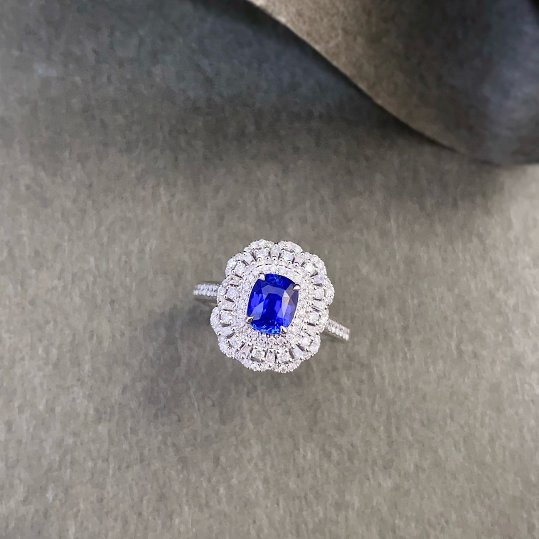 14k Gold 6.36 Ctw Natural Sapphire & Diamond Jewelry Set - 5