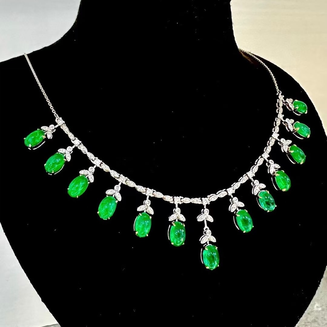 14k Gold 6 Ct Vivid Green Natural Emerald & Diamond Necklace - 7