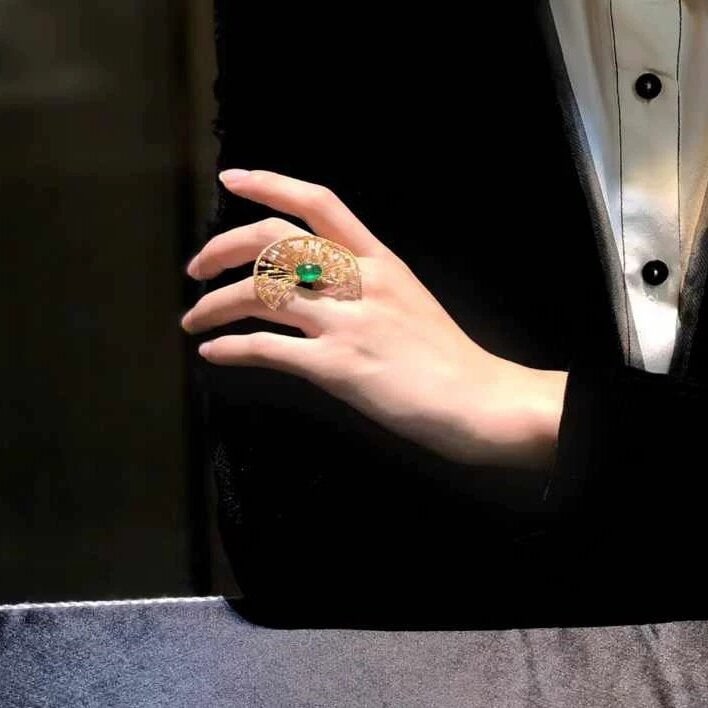 14k Gold 3 Ct Vivid Green Natural Emerald & Diamond Ring - 2