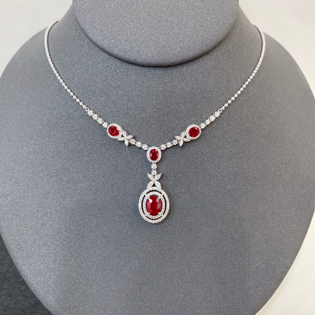 14k Gold 8.93 Ctw Natural Ruby & Diamond Jewelry Set - 4